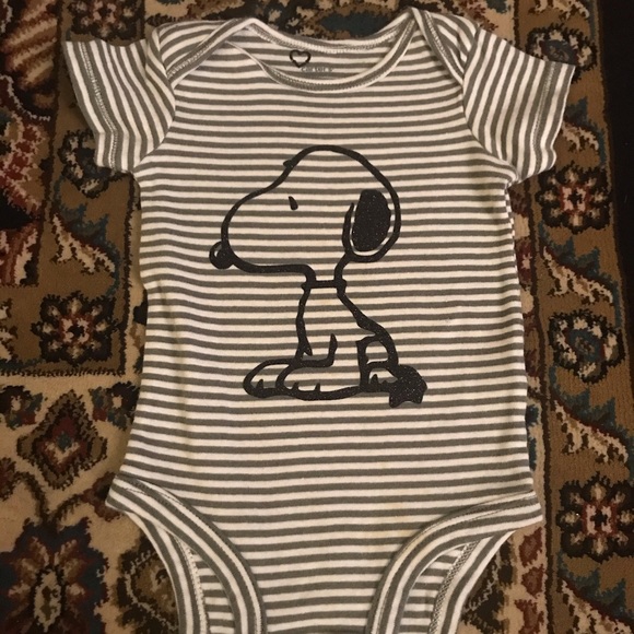 Graphic Snoopy Bodysuit - Picture 1 of 6